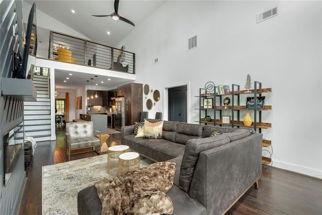 255 Mathewson SW Place, Atlanta, GA 30314