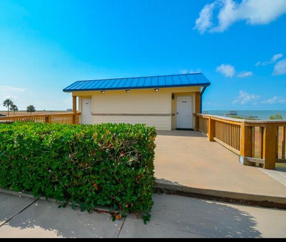 3345 Bay Point Drive, Palacios, TX 77465