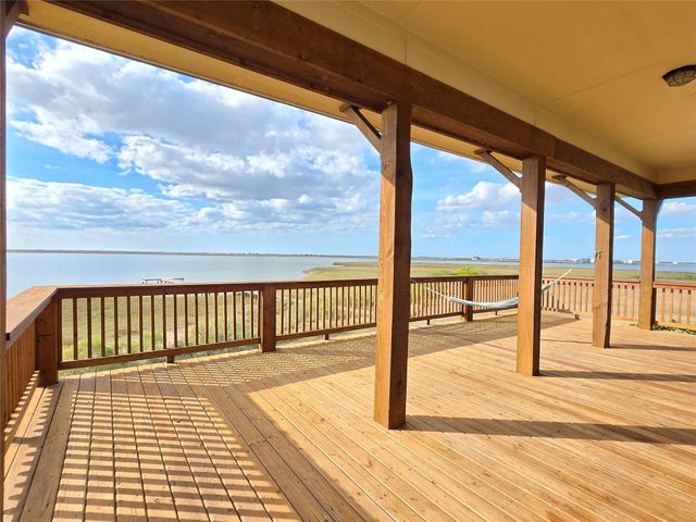 3345 Bay Point Drive, Palacios, TX 77465