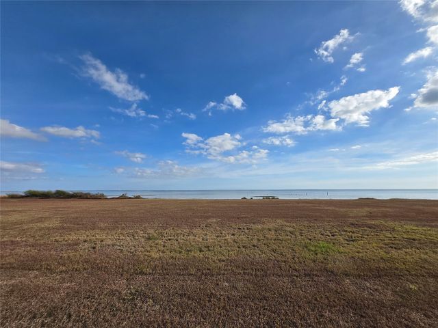 3345 Bay Point Drive, Palacios, TX 77465