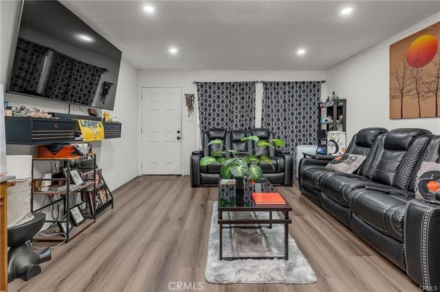 5530 Ackerfield 314, Long Beach, CA 90805