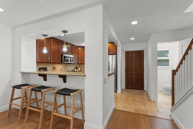 857 Carlisle Way 128, Sunnyvale, CA 94087