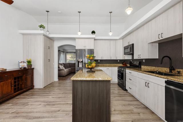 12851 Papago Drive, Poway, CA 92064