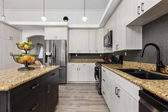 12851 Papago Drive, Poway, CA 92064