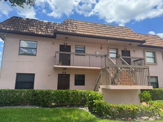908 NW 106th Ter 201, Pembroke Pines, FL 33026