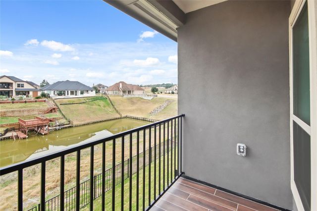 124 Peninsula Point Drive, Montgomery, TX 77356