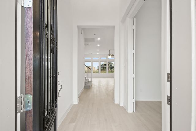 124 Peninsula Point Drive, Montgomery, TX 77356