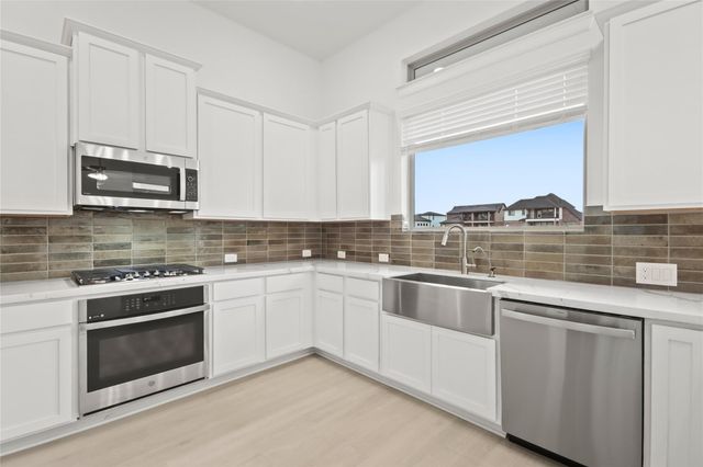 124 Peninsula Point Drive, Montgomery, TX 77356