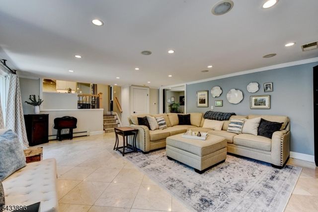 11 Carlisle Rd, Wayne Twp., NJ 07470