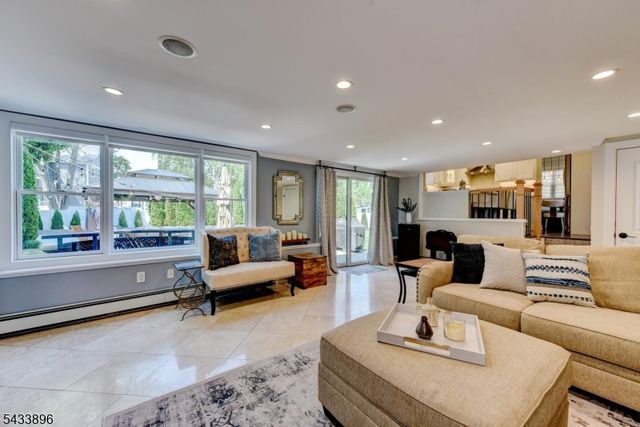 11 Carlisle Rd, Wayne Twp., NJ 07470