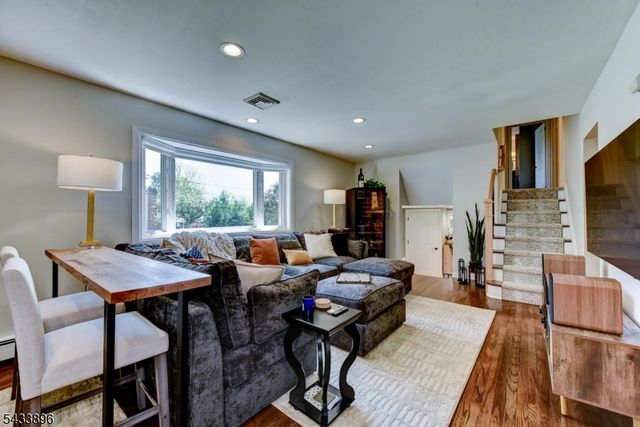 11 Carlisle Rd, Wayne Twp., NJ 07470