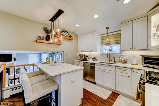 11 Carlisle Rd, Wayne Twp., NJ 07470