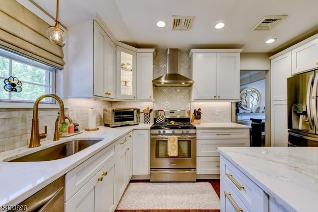 11 Carlisle Rd, Wayne Twp., NJ 07470