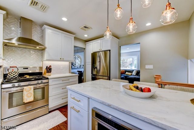 11 Carlisle Rd, Wayne Twp., NJ 07470