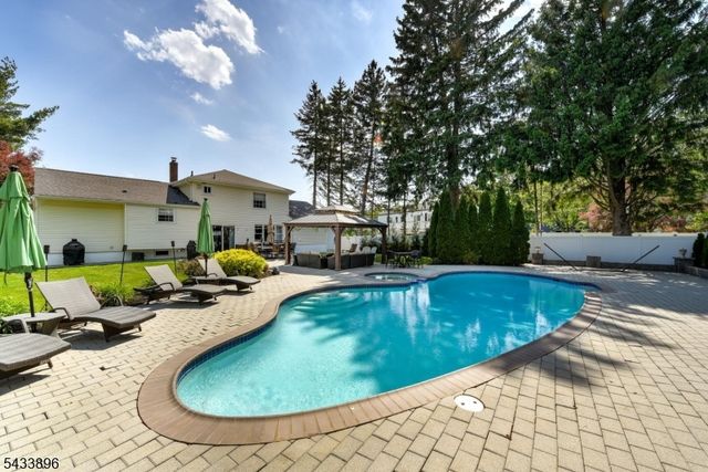 11 Carlisle Rd, Wayne Twp., NJ 07470