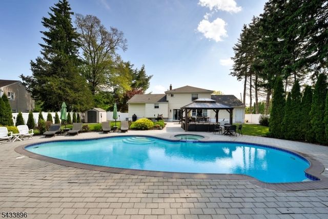 11 Carlisle Rd, Wayne Twp., NJ 07470