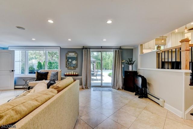 11 Carlisle Rd, Wayne Twp., NJ 07470