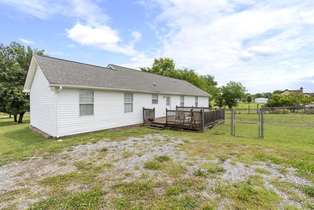 873 Rock Springs Rd, Castalian Springs, TN 37031