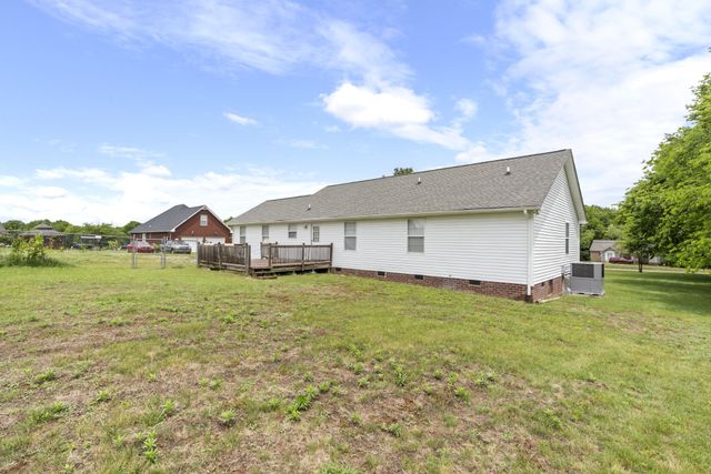 873 Rock Springs Rd, Castalian Springs, TN 37031