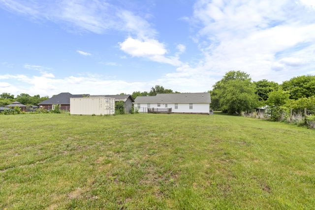 873 Rock Springs Rd, Castalian Springs, TN 37031