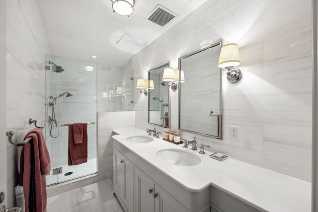 6 SUTTON Square, New York City, NY 10022