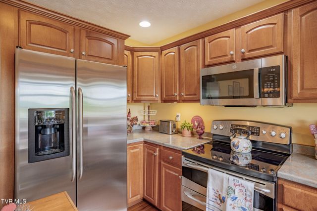 1015 Cedar Hills Drive, Church Hill, TN 37642