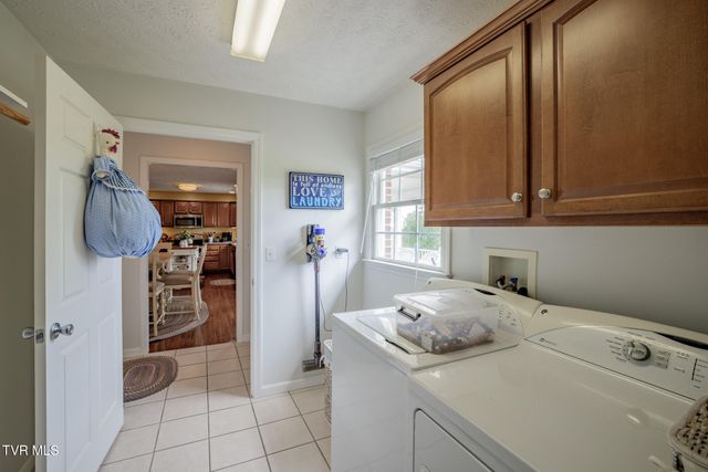 1015 Cedar Hills Drive, Church Hill, TN 37642