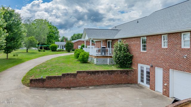 1015 Cedar Hills Drive, Church Hill, TN 37642