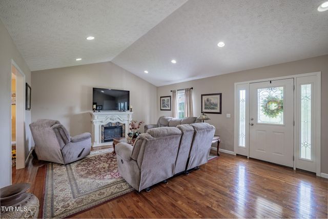 1015 Cedar Hills Drive, Church Hill, TN 37642