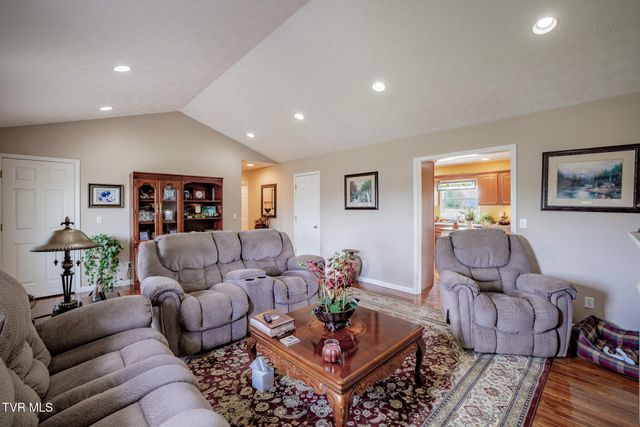 1015 Cedar Hills Drive, Church Hill, TN 37642