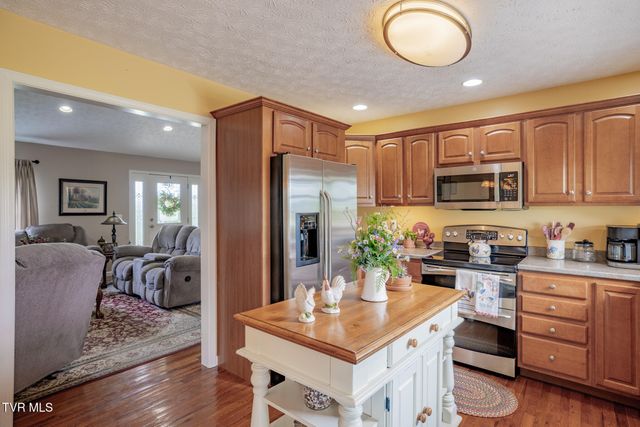 1015 Cedar Hills Drive, Church Hill, TN 37642