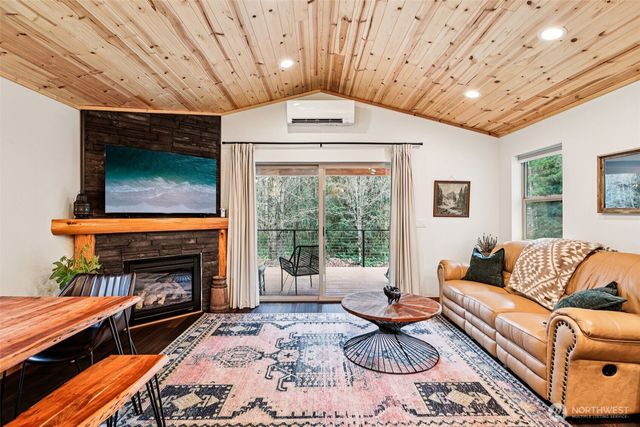 7374 Mt Baker Highway, Deming, WA 98244