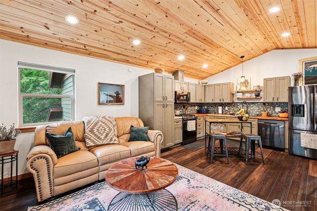 7374 Mt Baker Highway, Deming, WA 98244