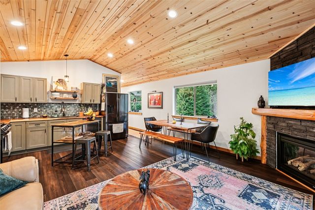 7374 Mt Baker Highway, Deming, WA 98244