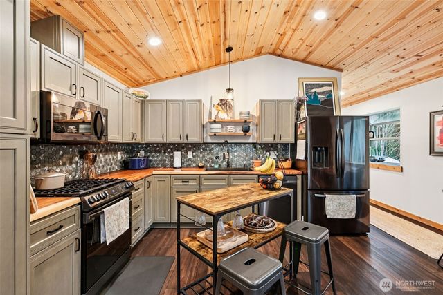 7374 Mt Baker Highway, Deming, WA 98244