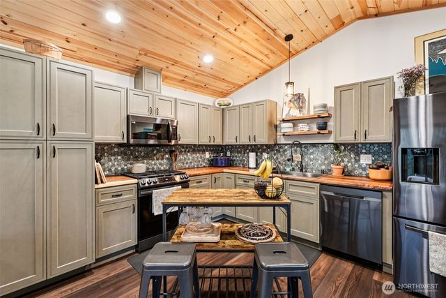 7374 Mt Baker Highway, Deming, WA 98244