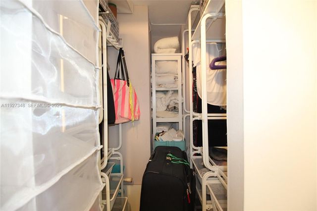 20379 W Country Club Dr 2237, Aventura, FL 33180