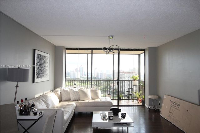 20379 W Country Club Dr 2237, Aventura, FL 33180