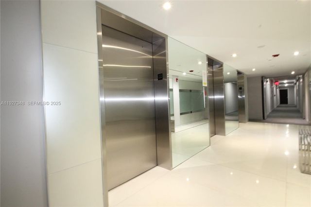 20379 W Country Club Dr 2237, Aventura, FL 33180