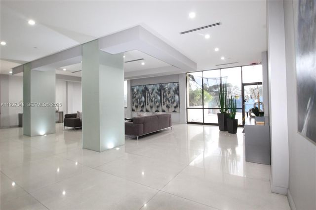 20379 W Country Club Dr 2237, Aventura, FL 33180