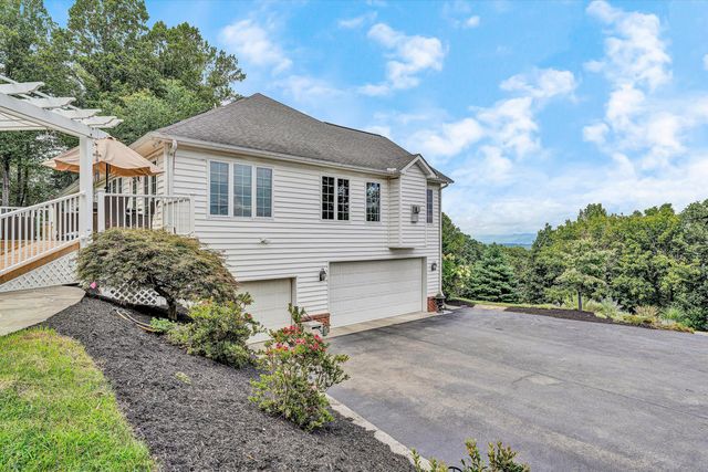 8995 Jubal Early, Hardy, VA 24101