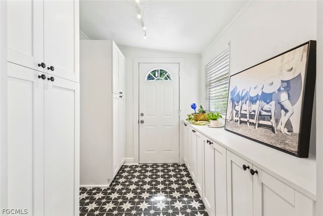 1414 Alhambra DR, Fort Myers, FL 33901