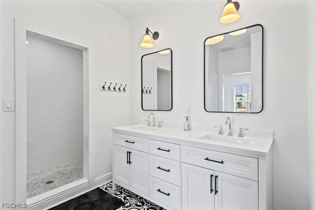 1414 Alhambra DR, Fort Myers, FL 33901