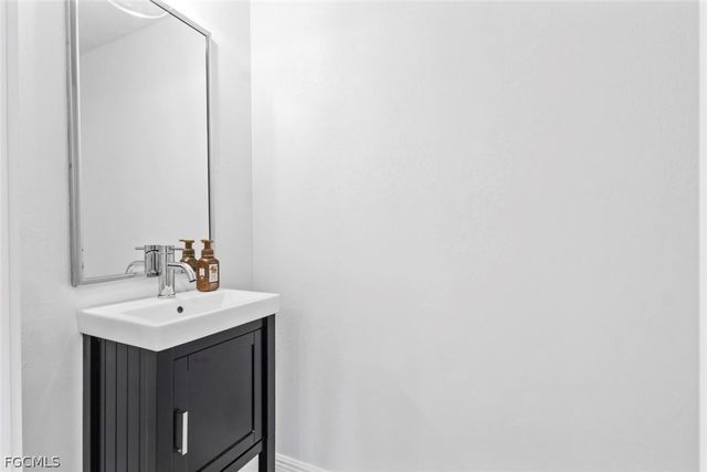 1414 Alhambra DR, Fort Myers, FL 33901