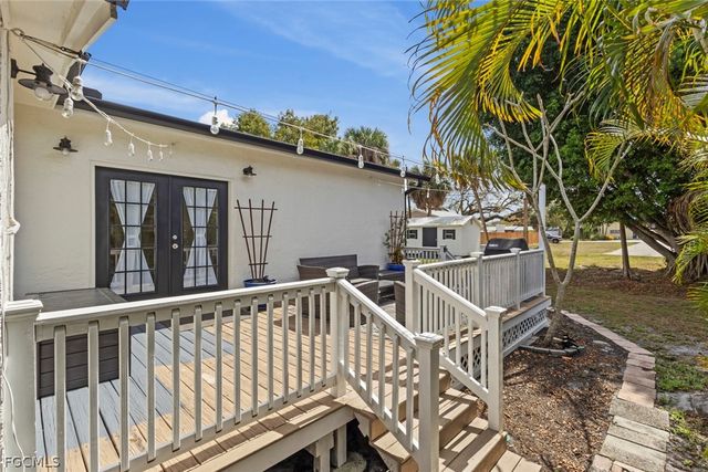 1414 Alhambra DR, Fort Myers, FL 33901