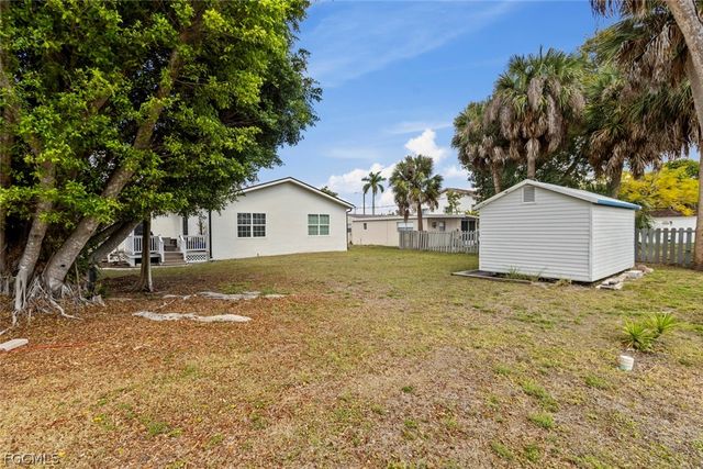 1414 Alhambra DR, Fort Myers, FL 33901