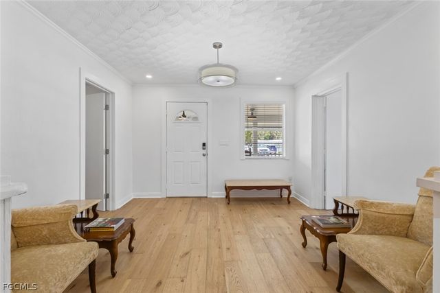 1414 Alhambra DR, Fort Myers, FL 33901