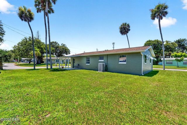 390 Linda Circle, South Daytona, FL 32119