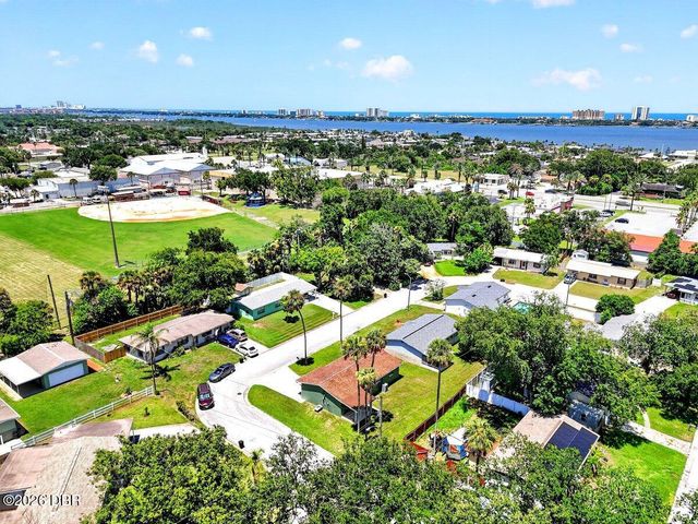 390 Linda Circle, South Daytona, FL 32119
