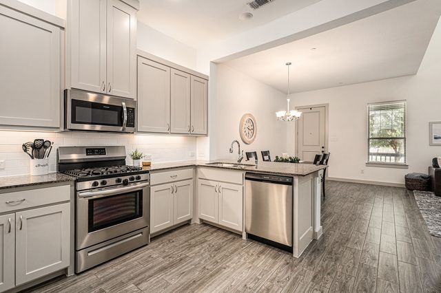 6541 Iron Horse Boulevard, North Richland Hills, TX 76180